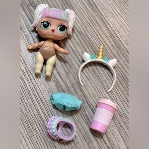 LOL Surprise! Rare UNICORN Big Sister doll with clothing & accessories.